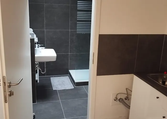 Altstadt Mit Eigenem Parkplatz Und Garten Bonn