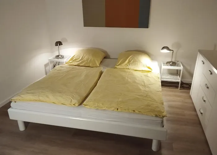 Altstadt Mit Eigenem Parkplatz Und Garten Appartement Bonn